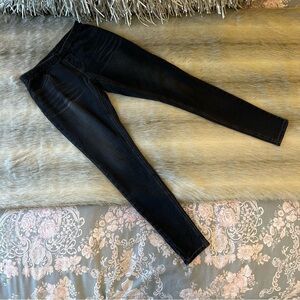 HUE Black Distressed Jeggings XS Stretch Skinny Comfy Mid Rise Back Pockets